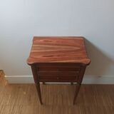 Table de chevet replaquée en palissandre
