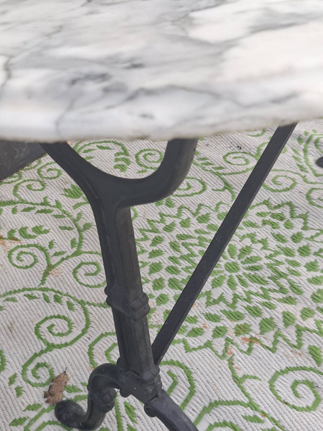 Oval bistro table