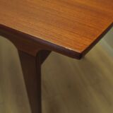 Table en teck, design danois, années 1960, production : Danemark