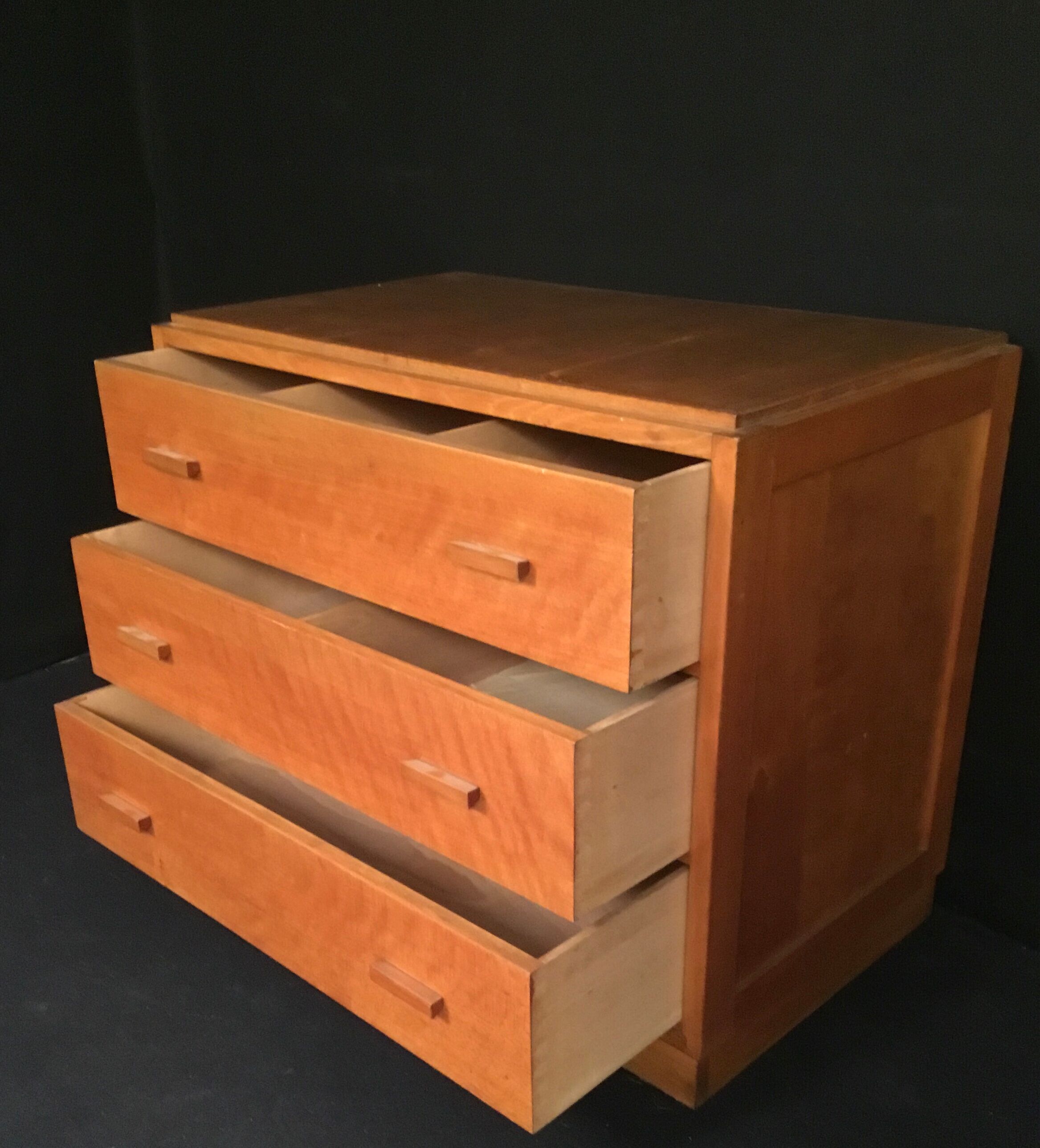 Dresser 1960
