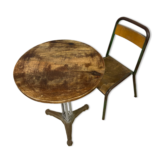 Round bistro table