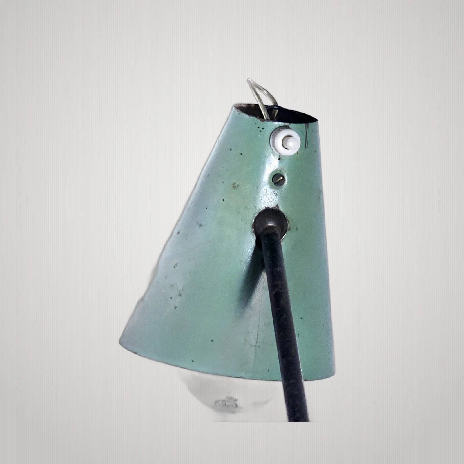 Industrial workshop desk lamp in green sheet metal Biny Jumo Disderot 1950