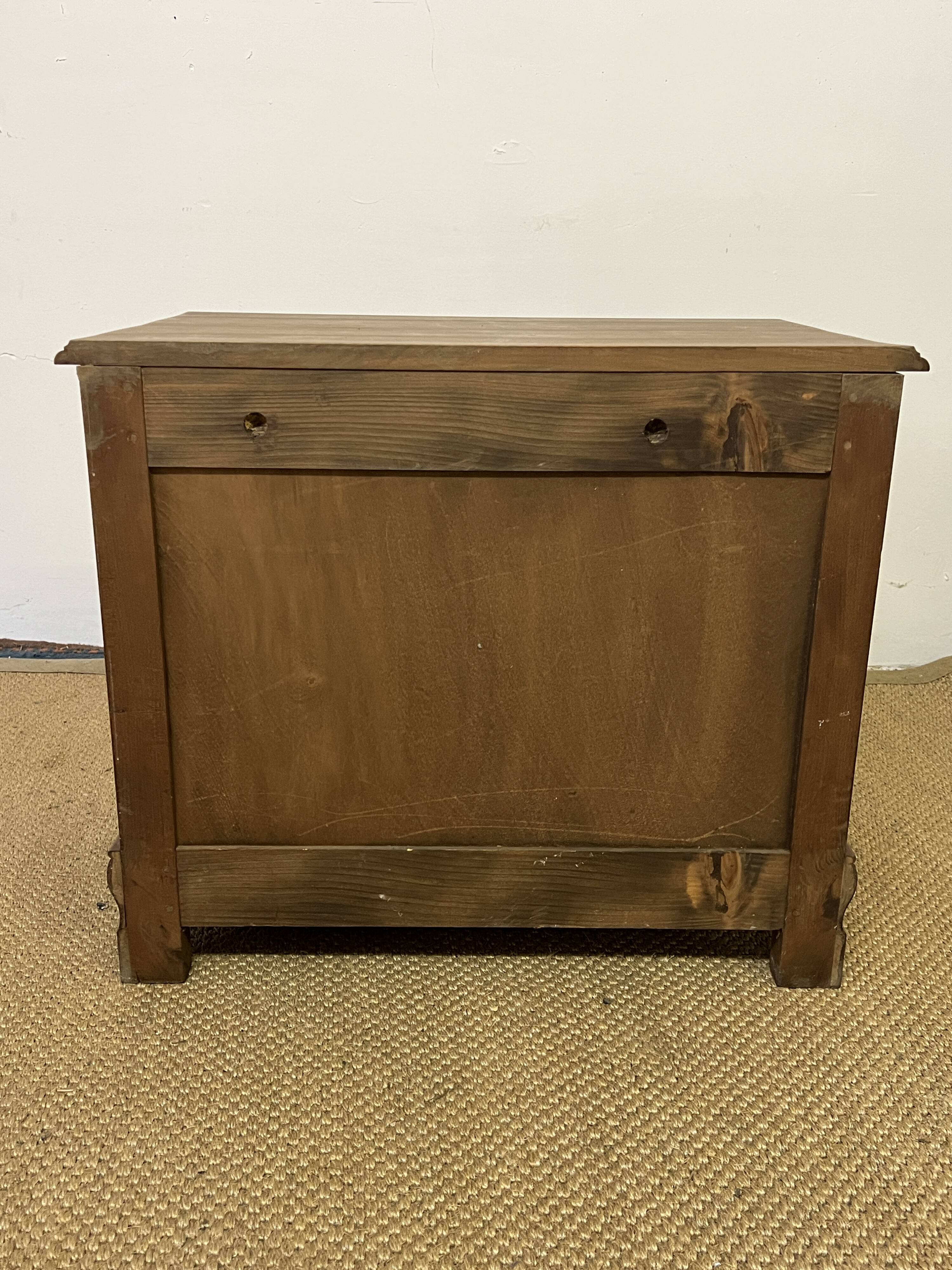 Small vintage wooden chest of drawers 3 drawers
