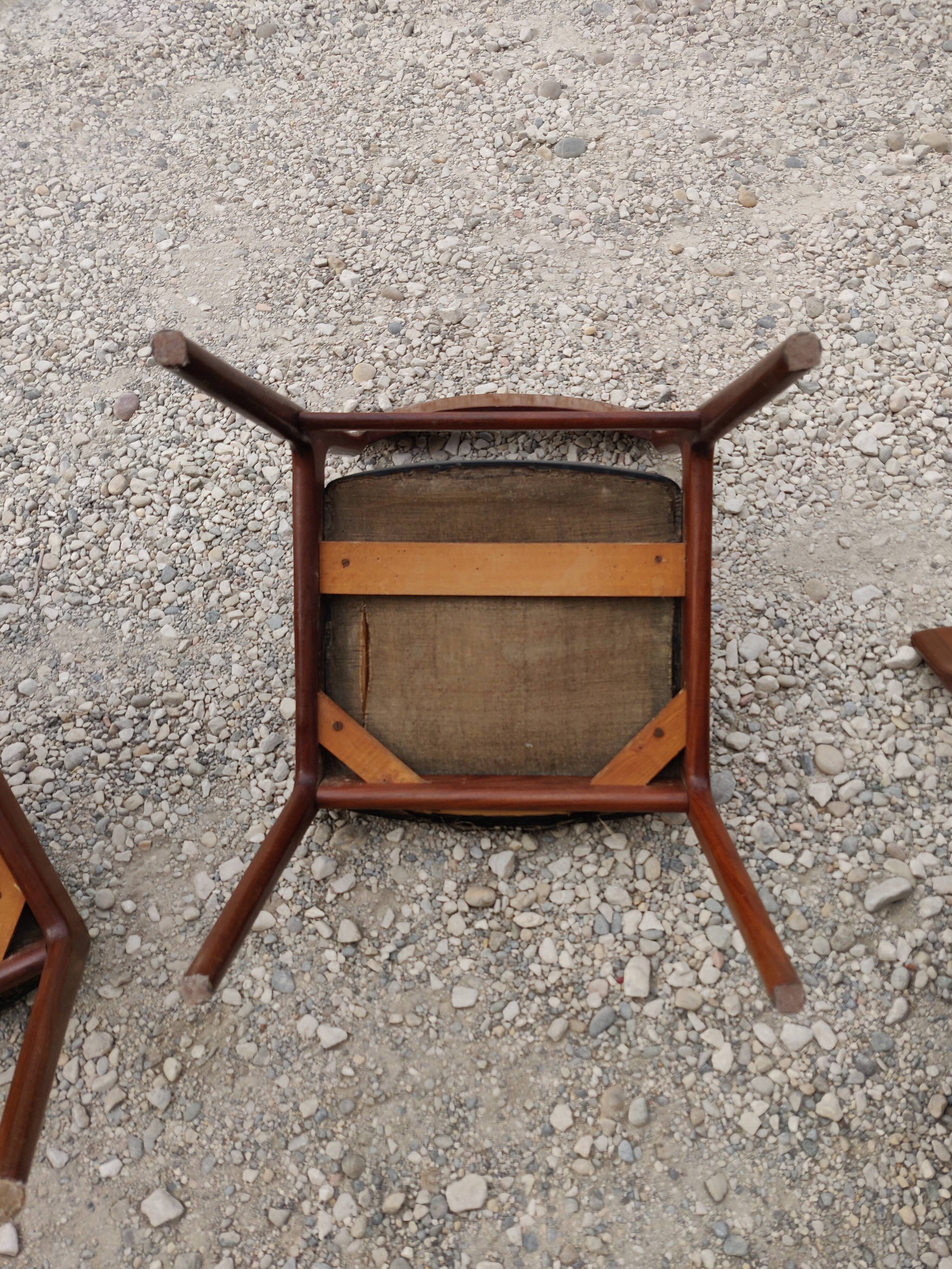 Set of 4 teak chairs scandinave style 60s