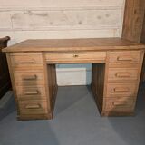 Pedestal desk