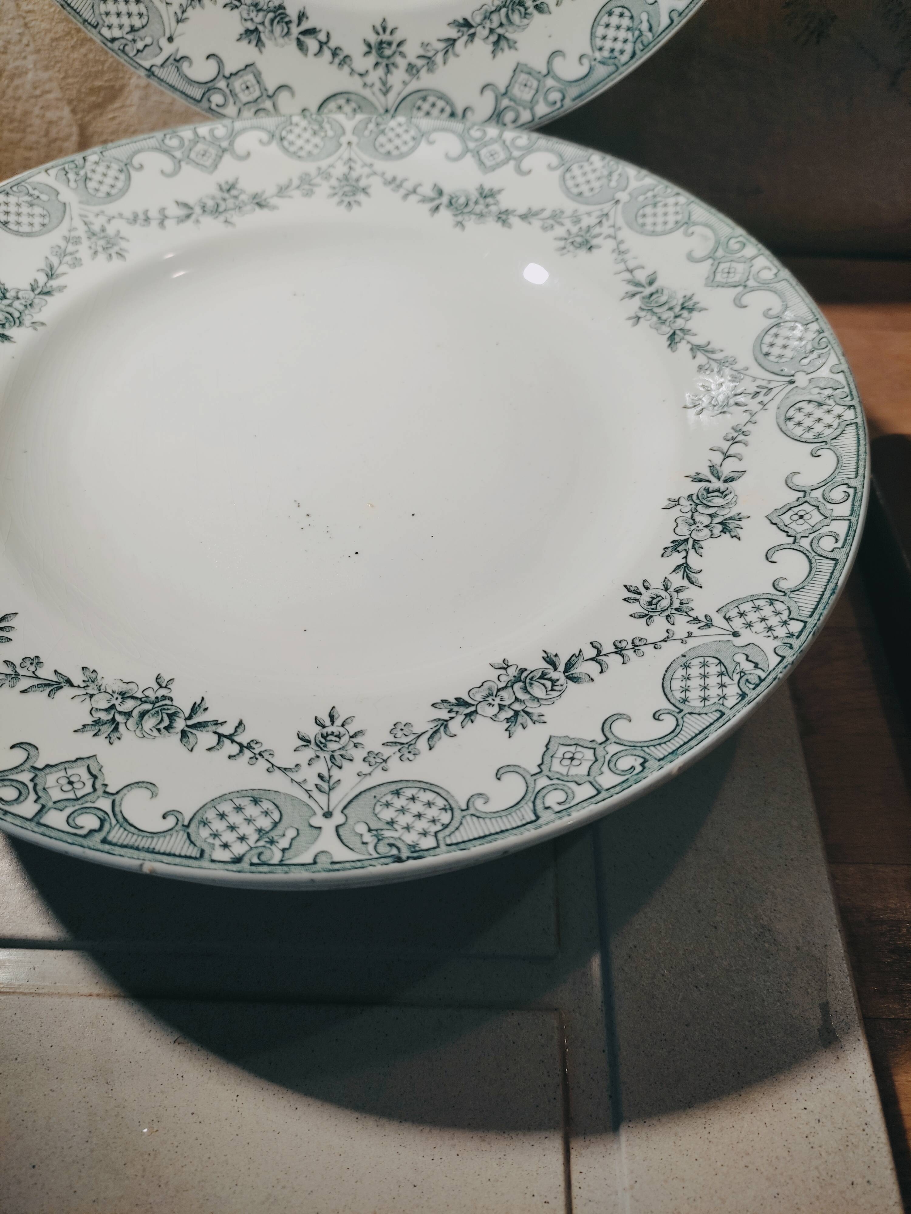 6 old plates in earthenware model Versailles