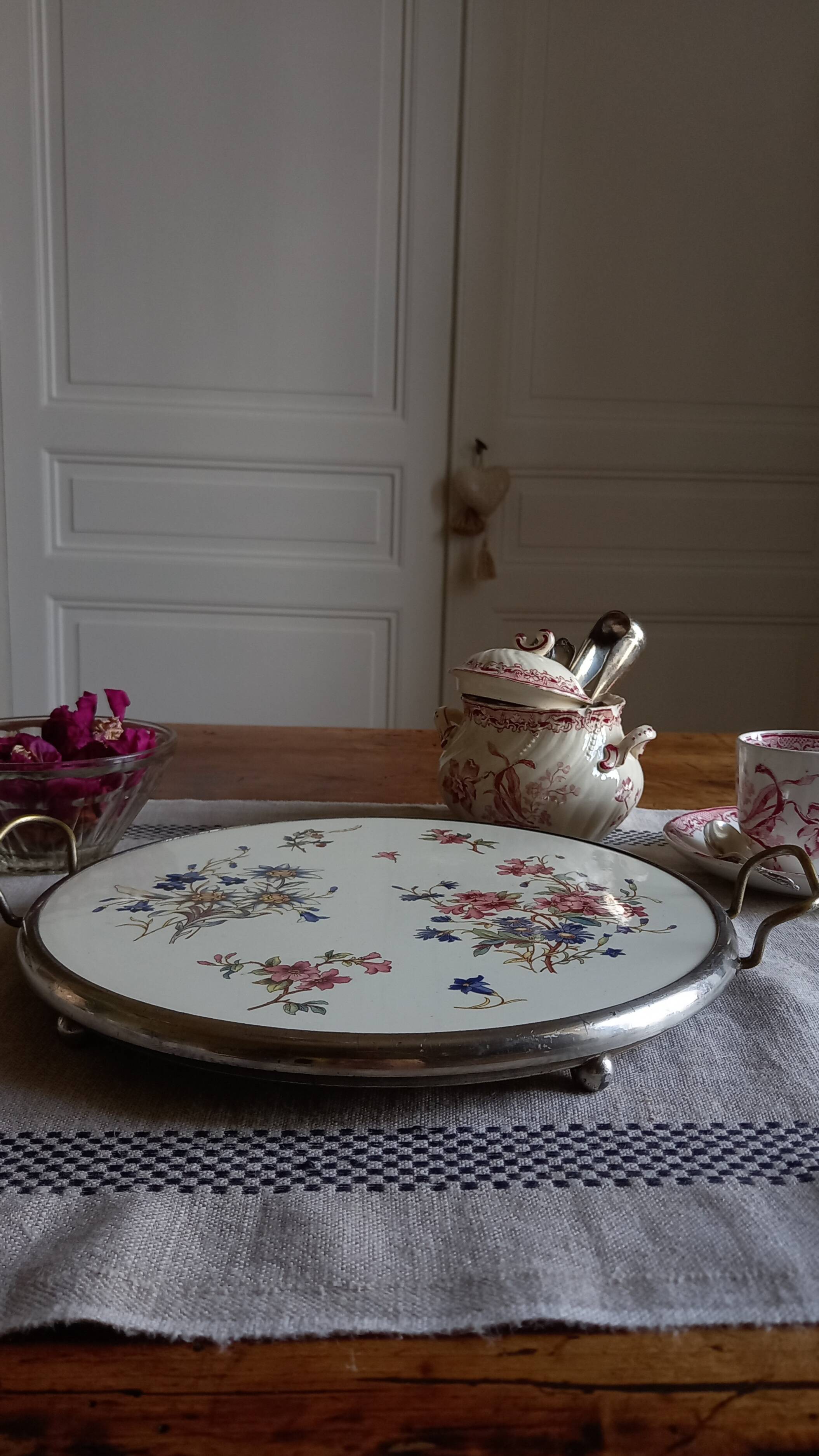 Sarreguemines Digoin “Righi” earthenware tray, metal rim and handles.