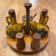 Serviteur huile vinaigre, moutarde, poivre et sel