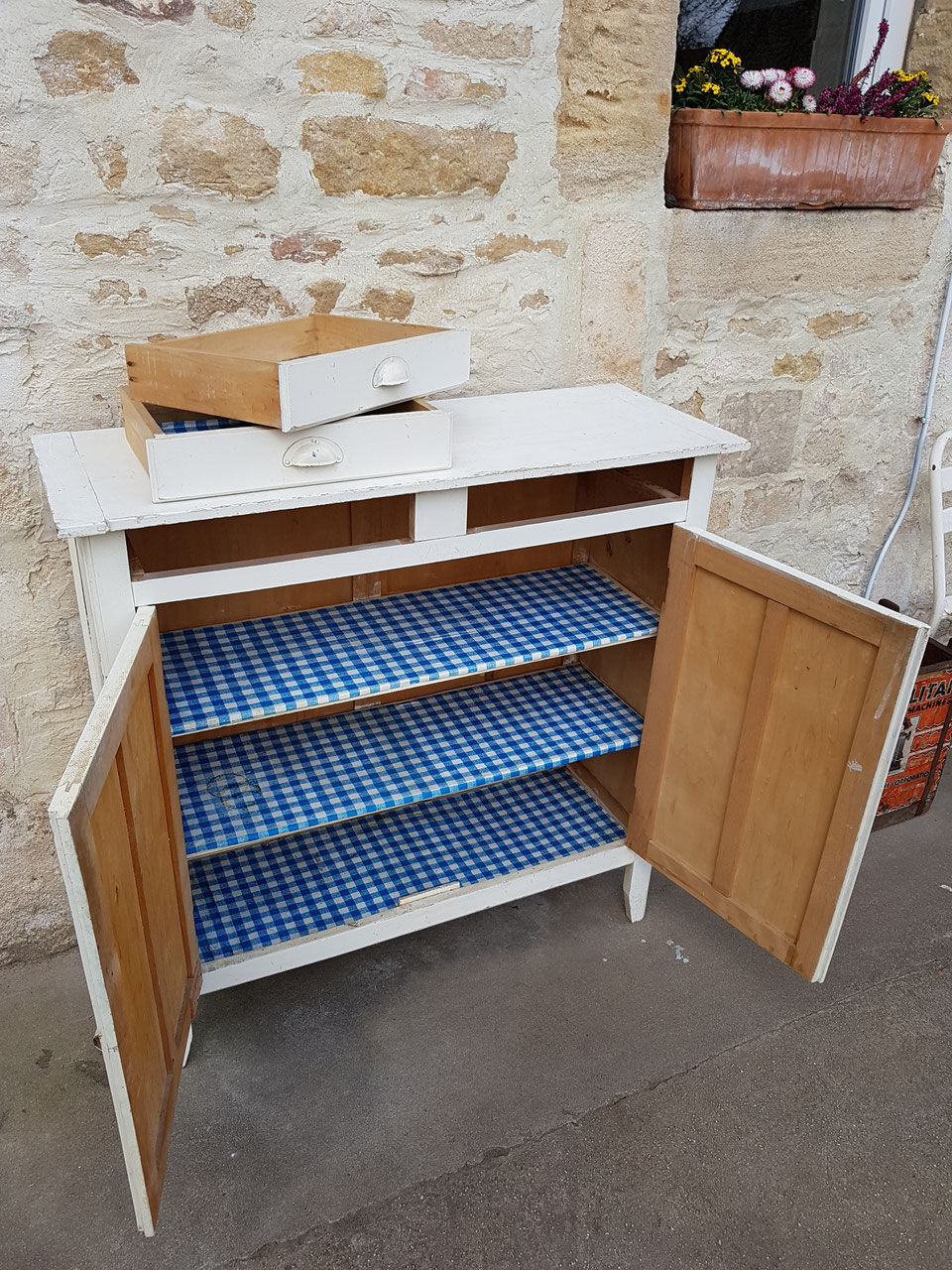 old white Parisian buffet