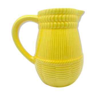 Nice pitcher / yellow corn jug