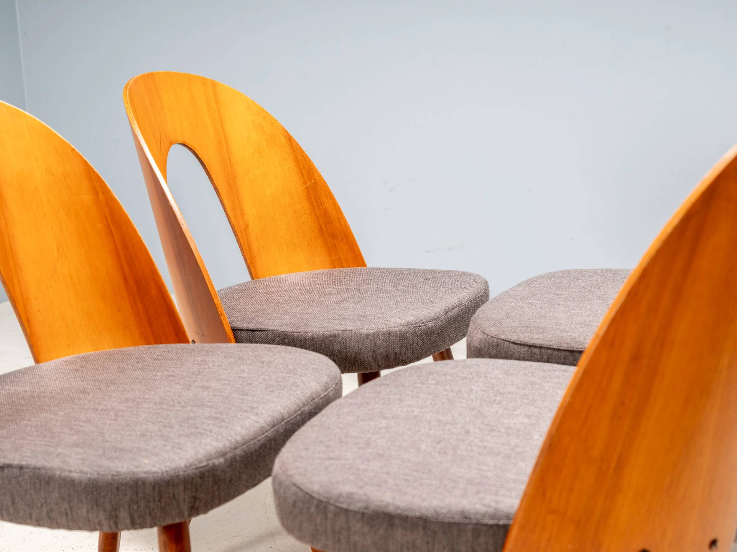 Chaises de salle à manger Antonín Šuman, Tatra Nábytok, Tchécoslovaquie années 1960.