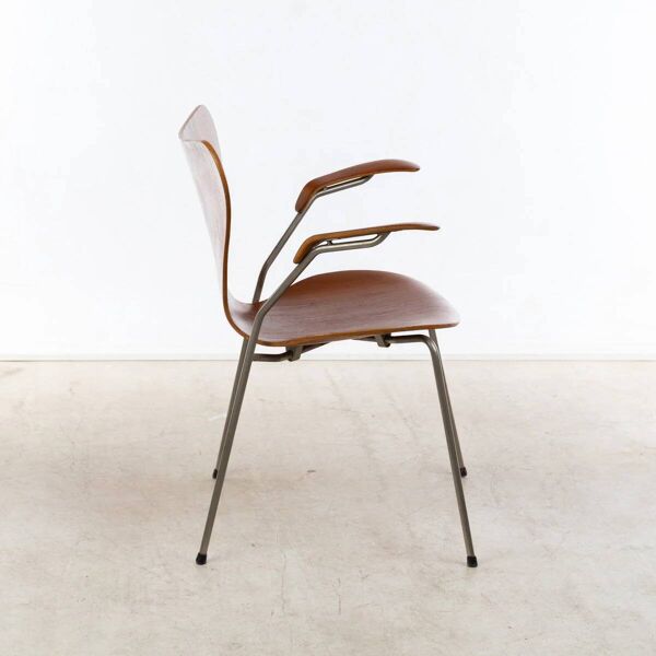 Fauteuil Arne Jacobsen des années 1950 en teck, par Fritz Hansen