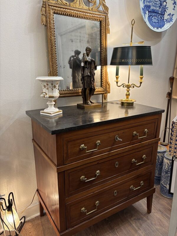 Ancienne petite commode Louis XVI directoire en acajou blond début du XIX