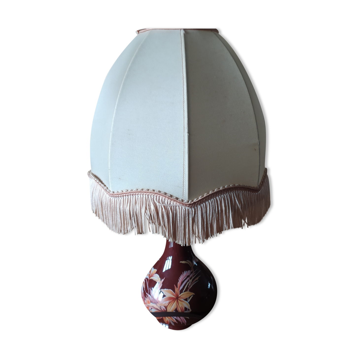 Vintage lamp flowers and fringes