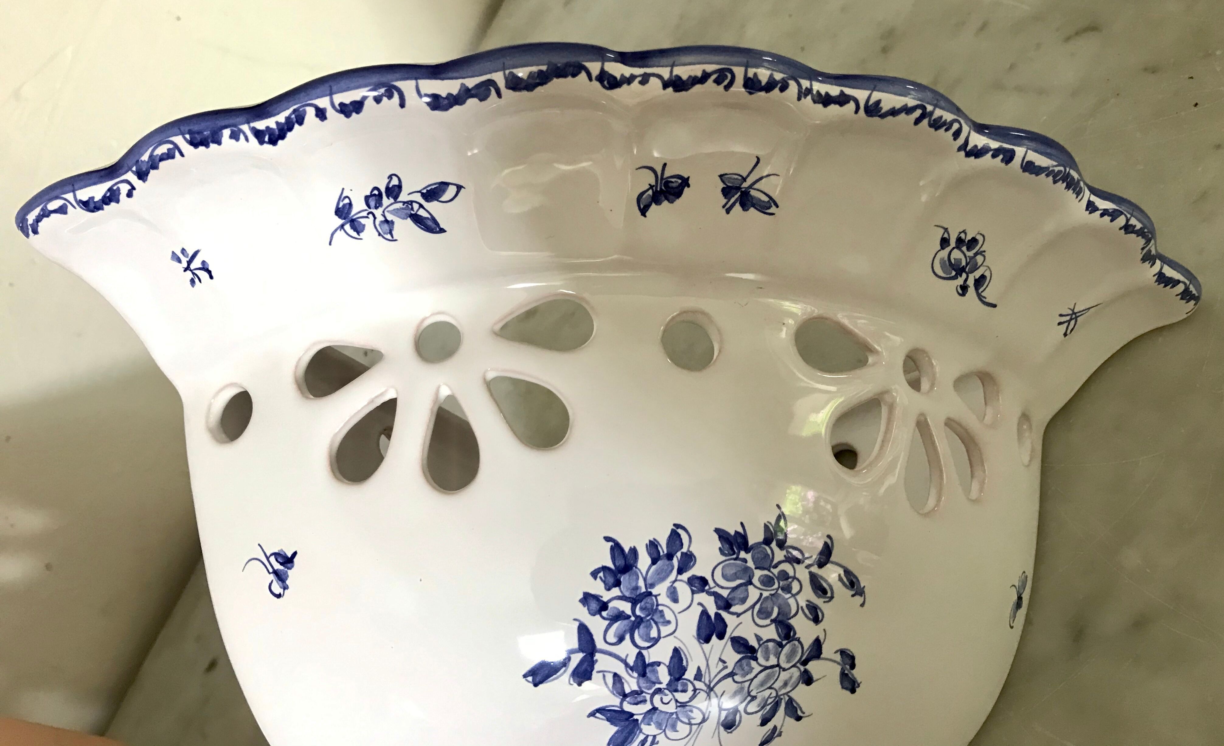 Moustiers ceramic angle sconce