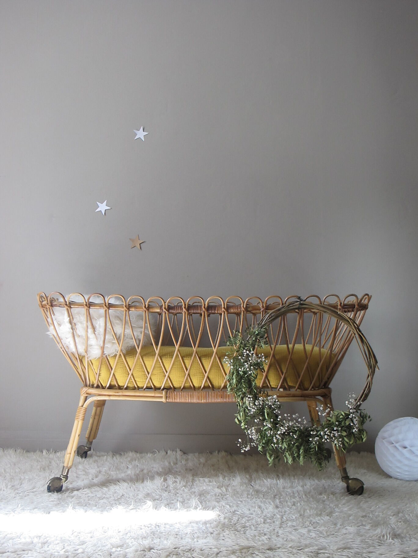 Cradle in rattan and wicker vintage