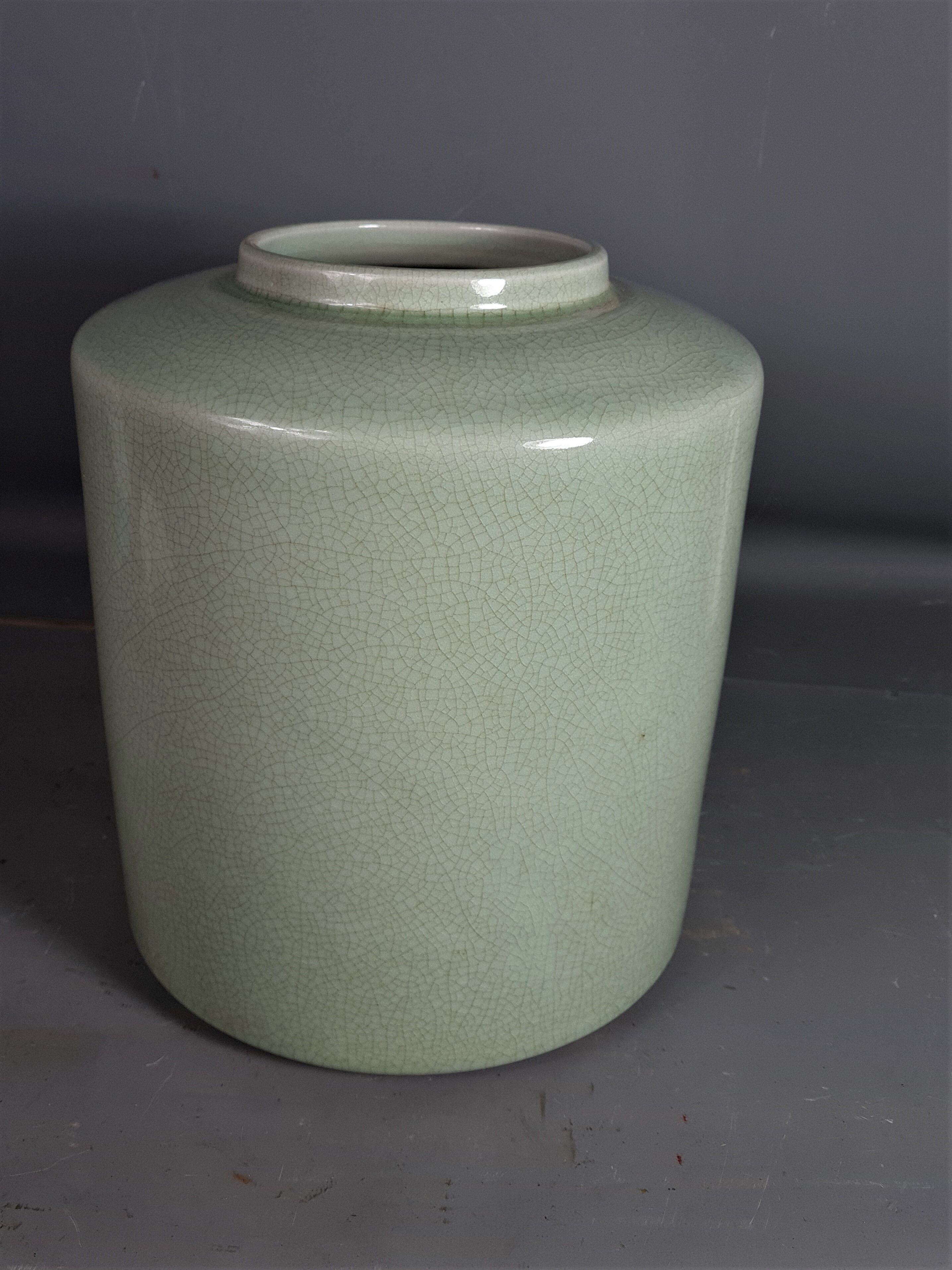 Pot or vase in cracked porcelain celadon Japan vintage 50/60s.