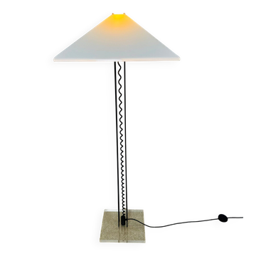 Lampe de sol sculpturale en forme de pyramide en acrylique par Harco Loor pour Harco Loor Design, Pays-Bas, années 1980.