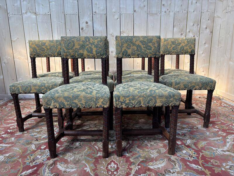 Série de 10 chaises de style Louis XIII