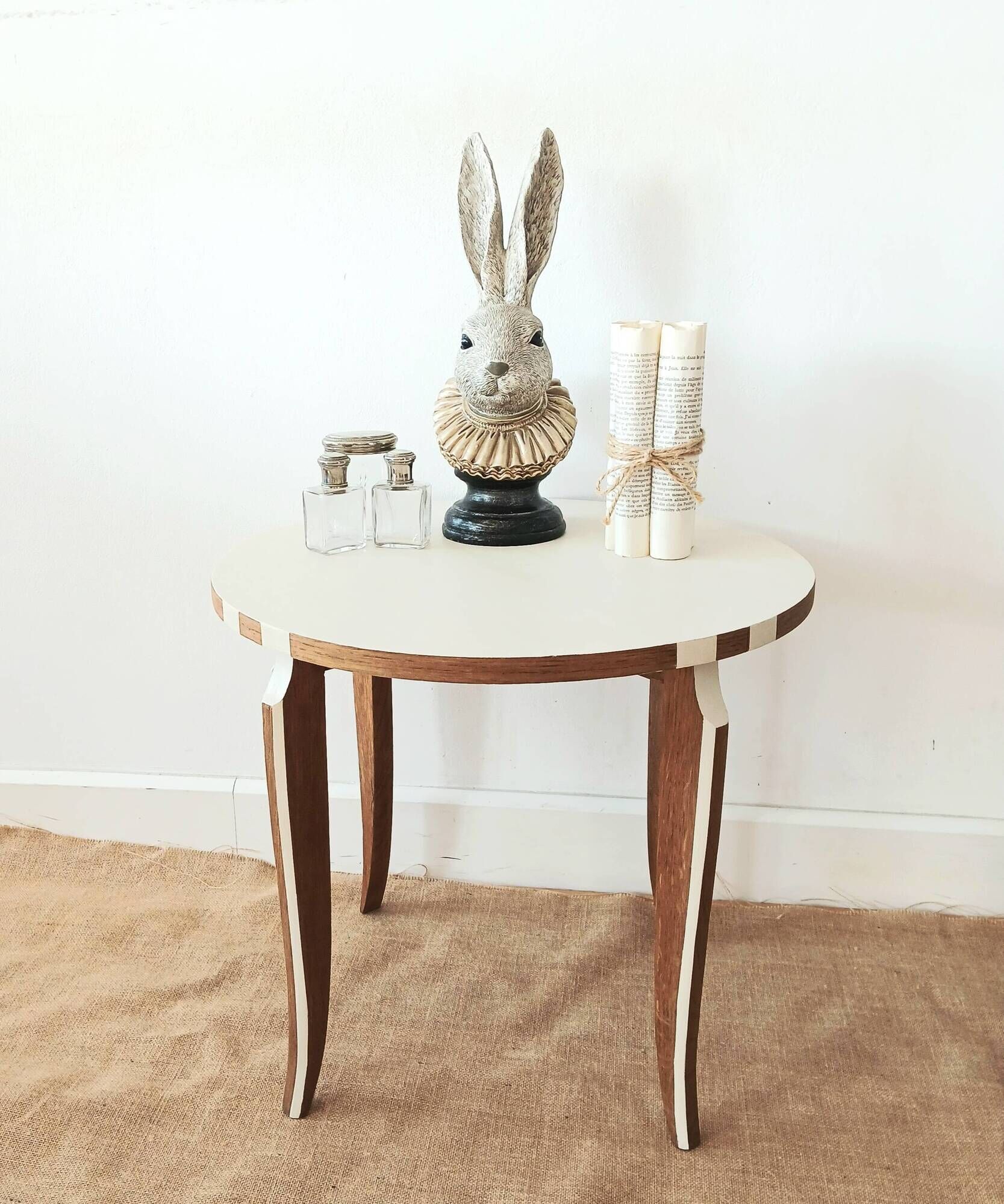 LOW TABLE WITH CURVED LEGS