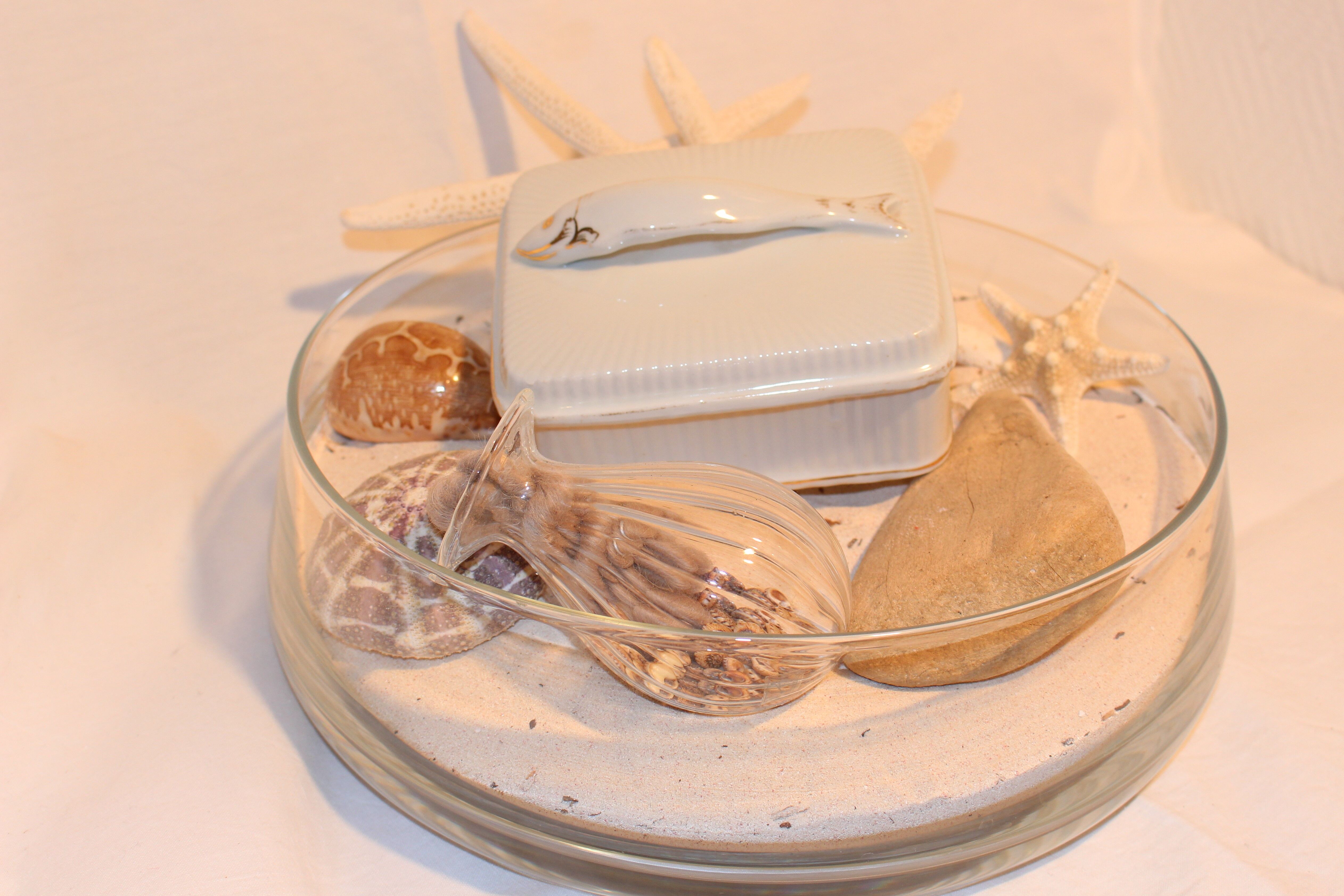 Porcelain box "fish"