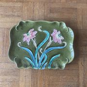 Bonbonnière and ceramic tray g. De Bruyn