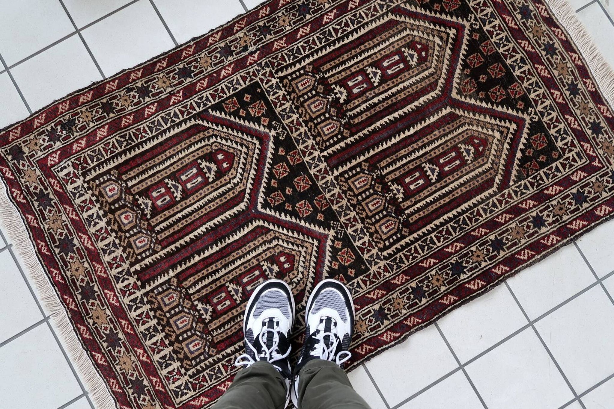 Tapis de prière vintage afghan Baluch fait main en laine – 95 x 142 cm
