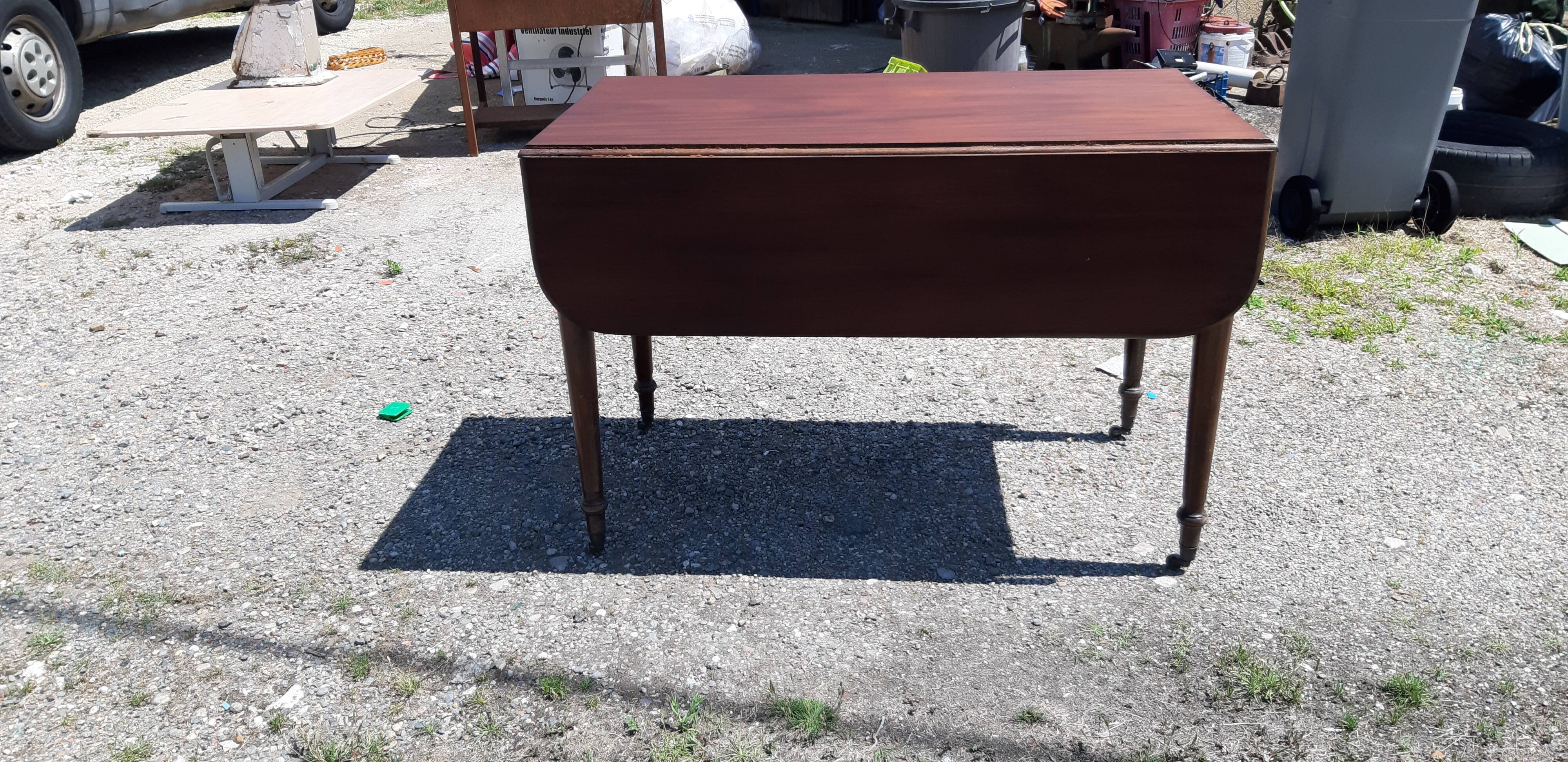 Mahogany shutter table, flaps and 1 drawer