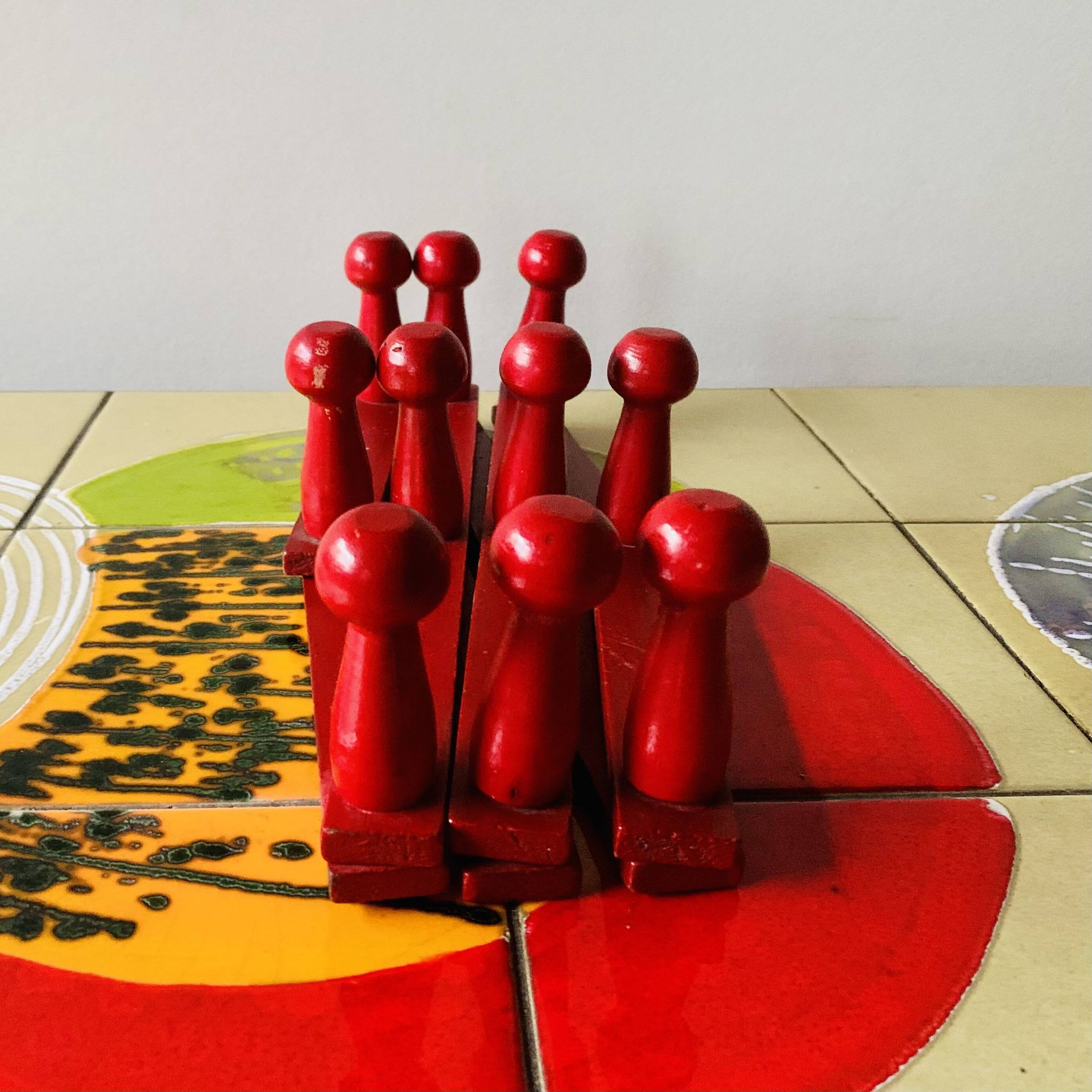 Vintage accordion coat rack in red painted wood
