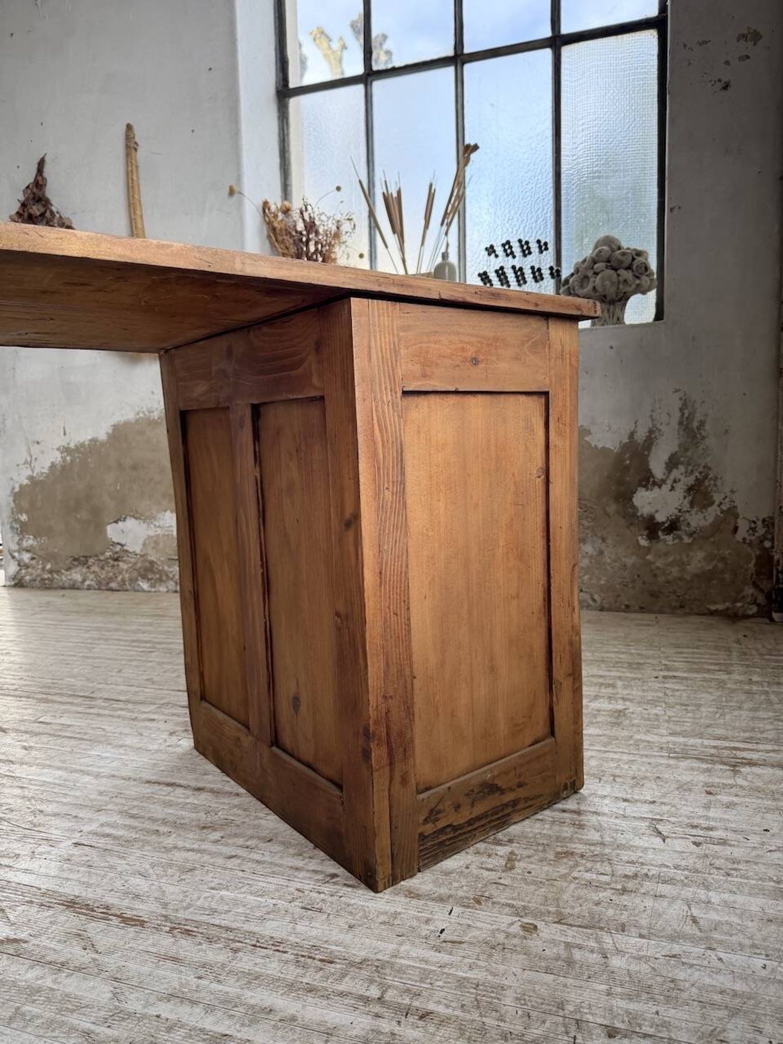 Bureau pin meuble atelier 1950