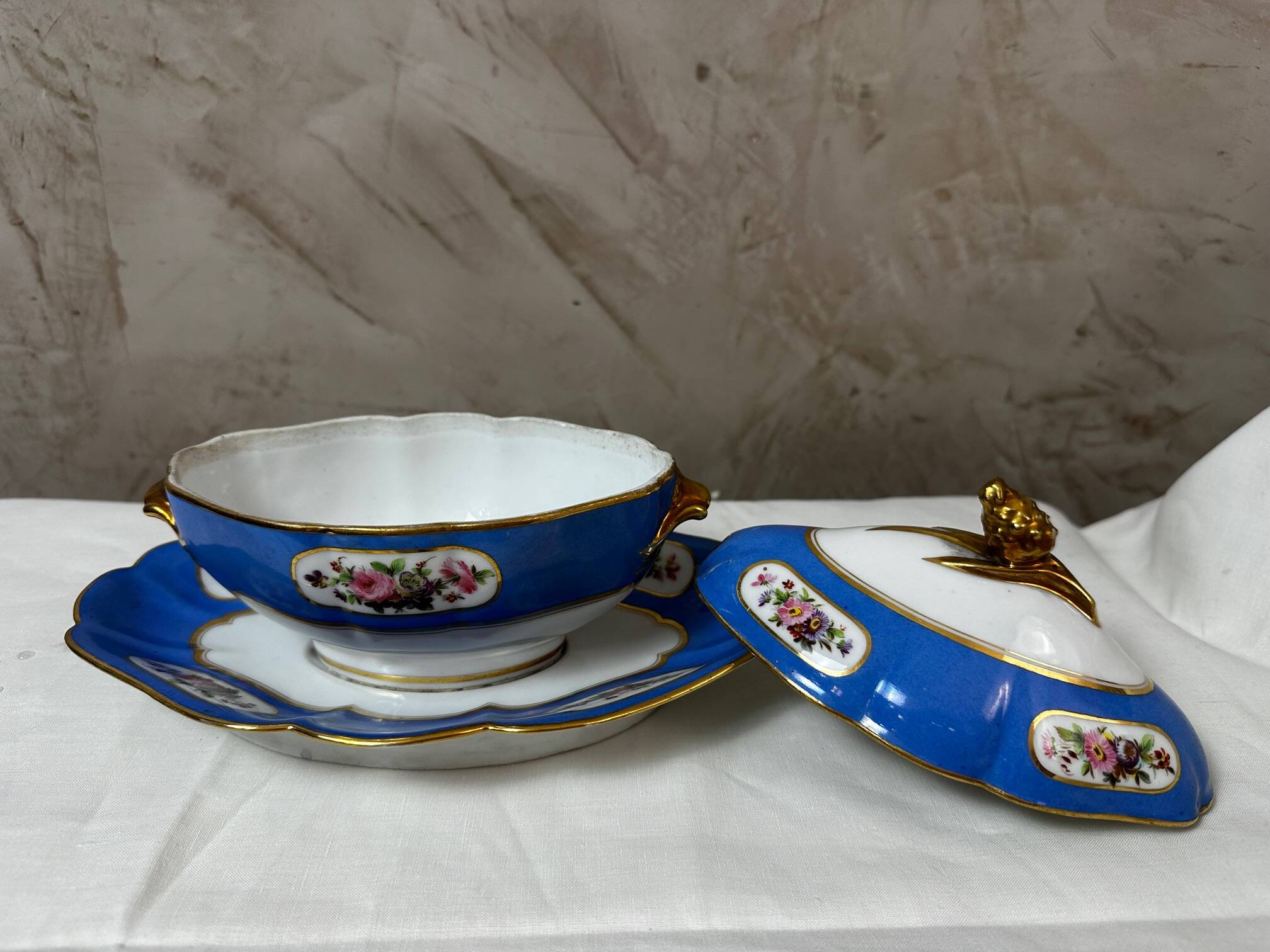 Porcelain service from Paris