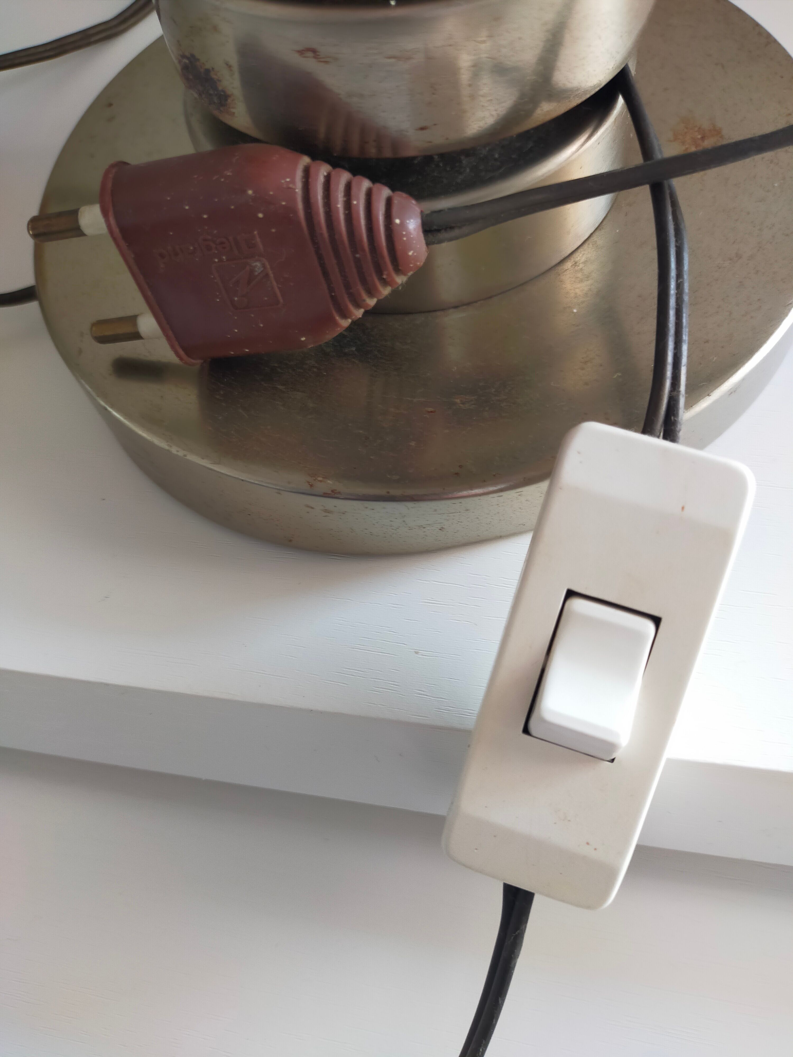 Vintage metal chrome spiral lamp foot