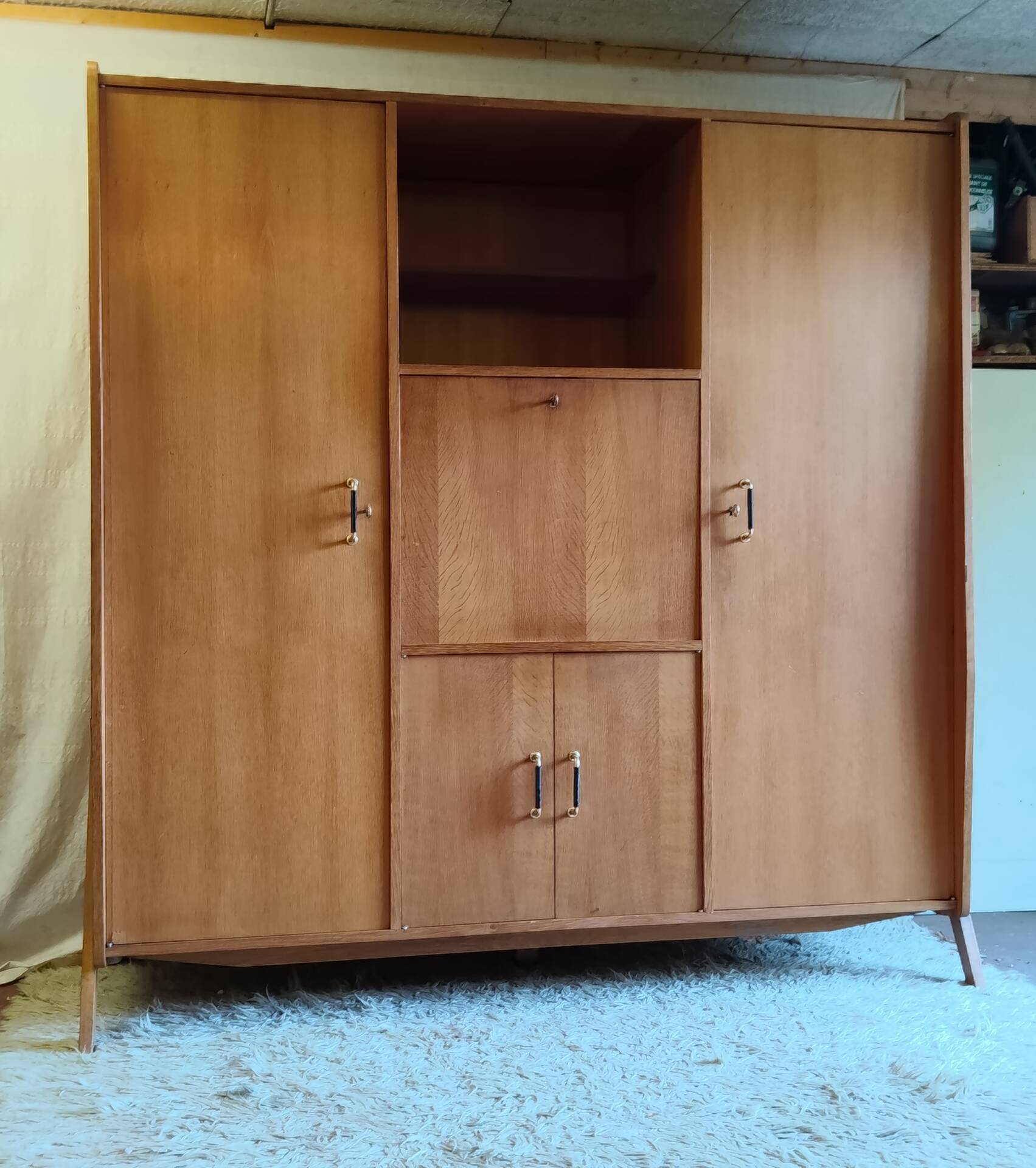 Wooden cabinet with tapered legs - French cabinetmaker - 1960s