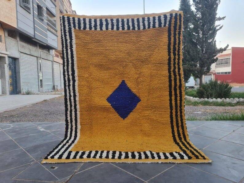 Handmade traditional natural wool rug 2/3 m