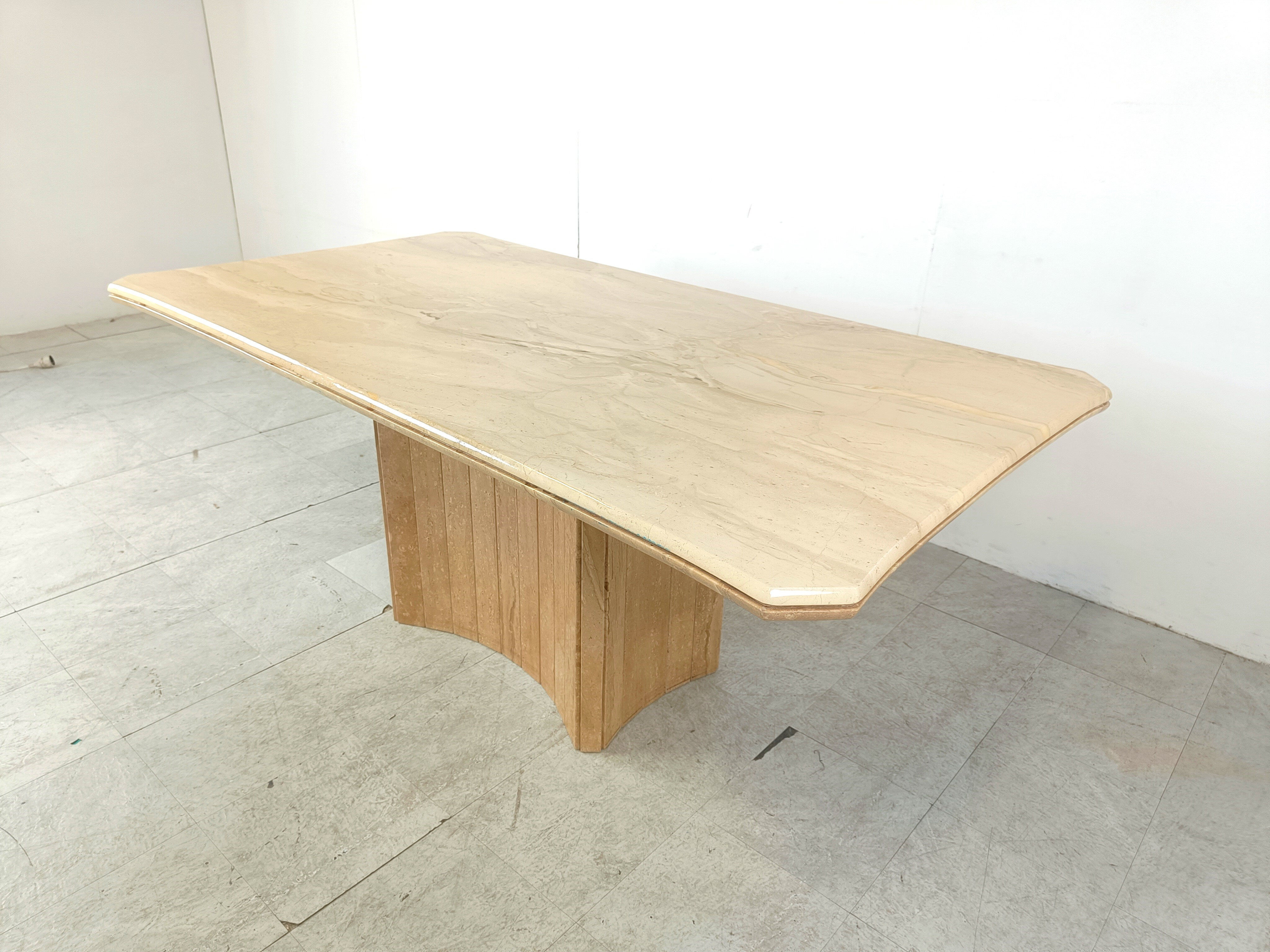Table à manger en travertin vintage, années 1970