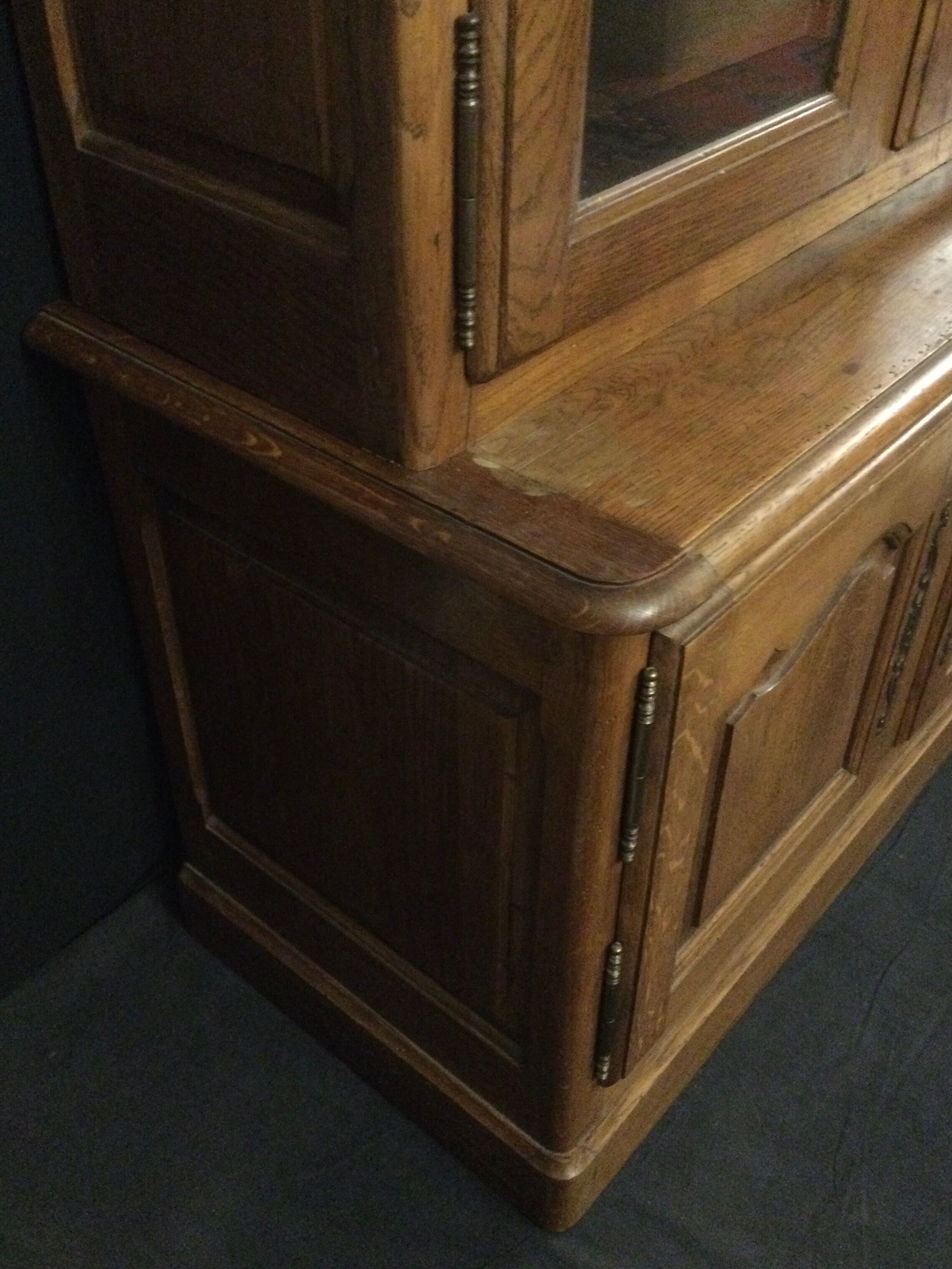 Buffet deux corps vaisselier