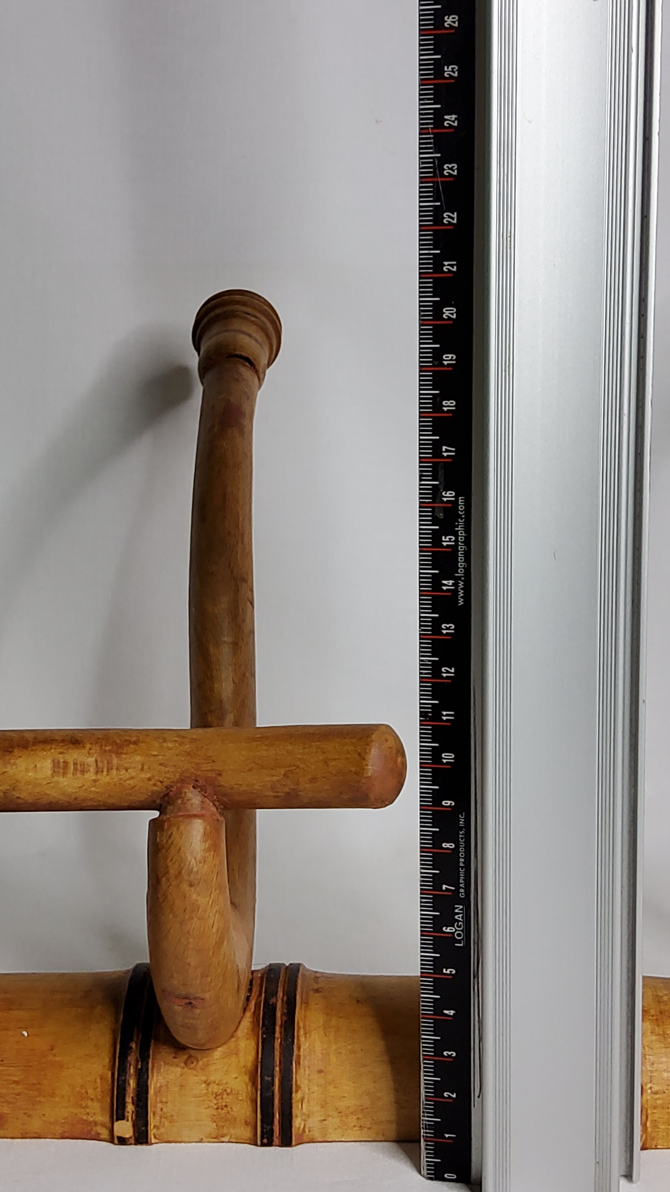 Portemanteau en bois tourné à l'imitation du bambou, 4 patères, 73 cm