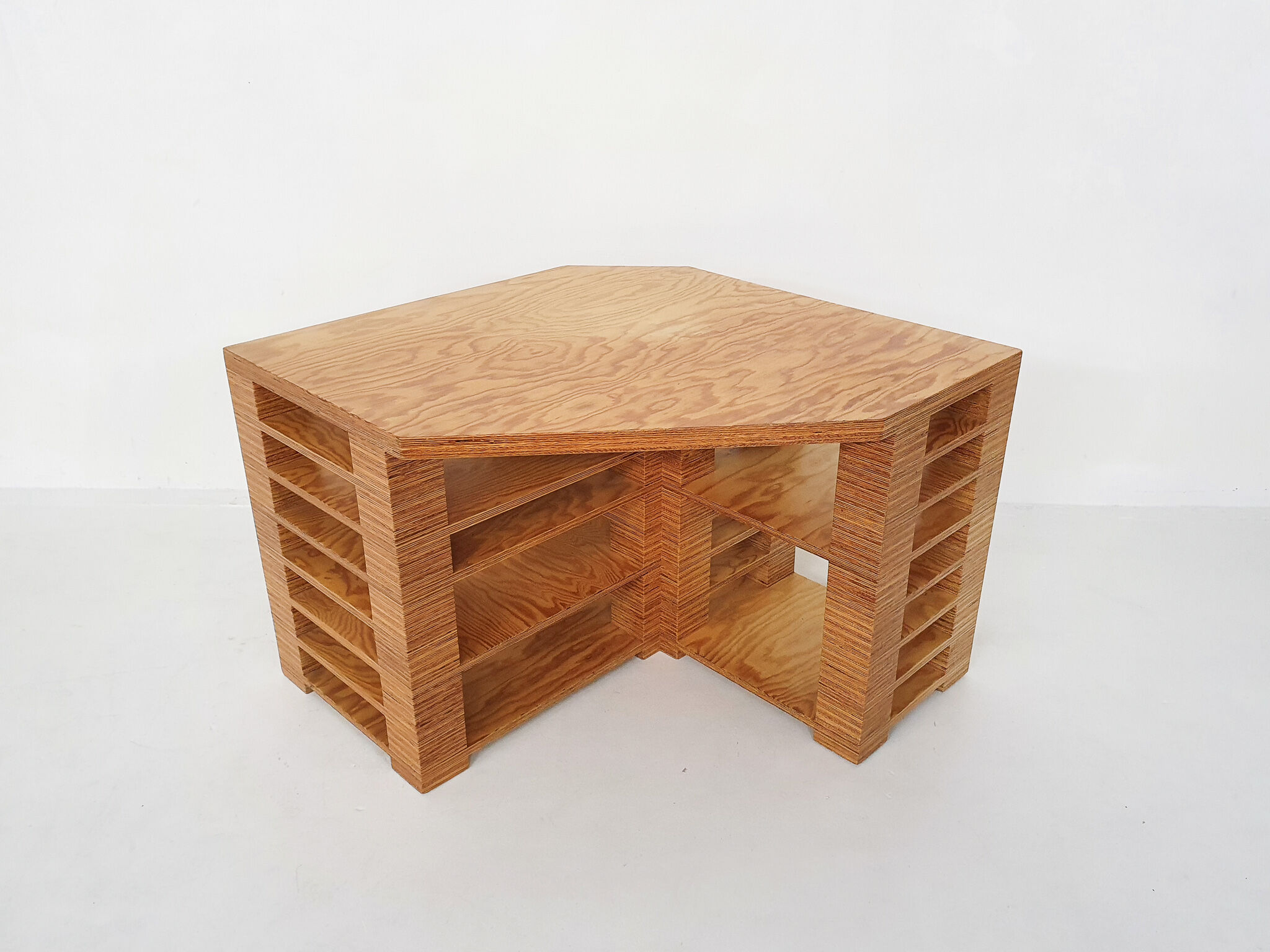 Bureau en contreplaqué de design néerlandais exceptionnel