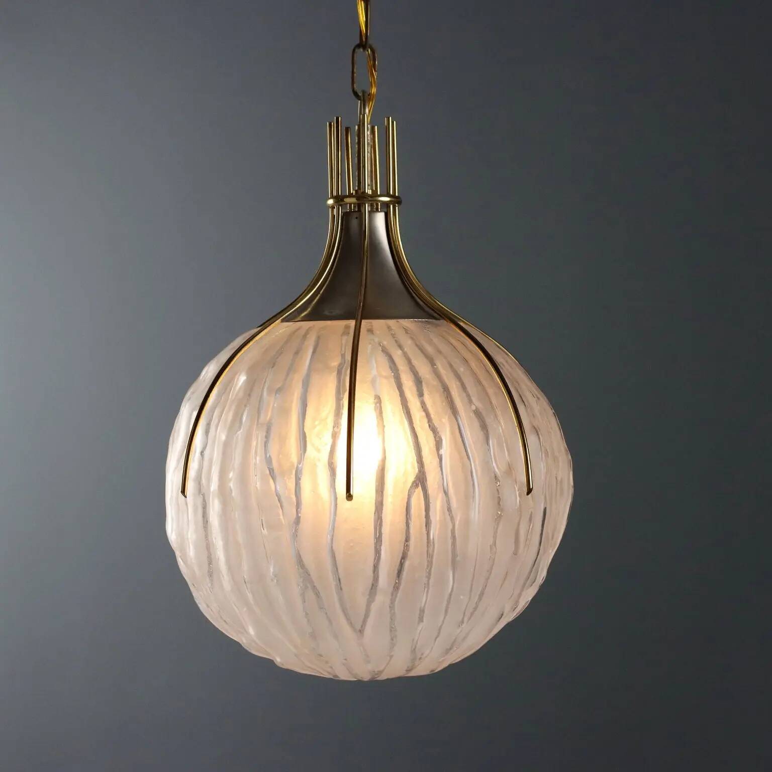 Suspension vintage en métal, laiton et verre, Italie, années 1970