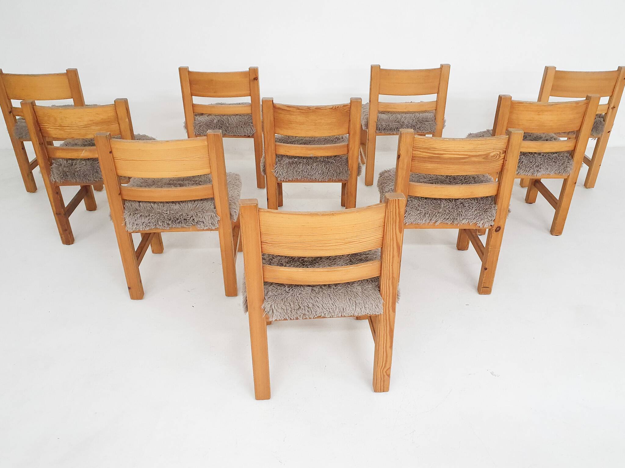 Set of 10 pinewood dining chair in the style of Ate van Apeldoorn, The Netherlands 1970's
