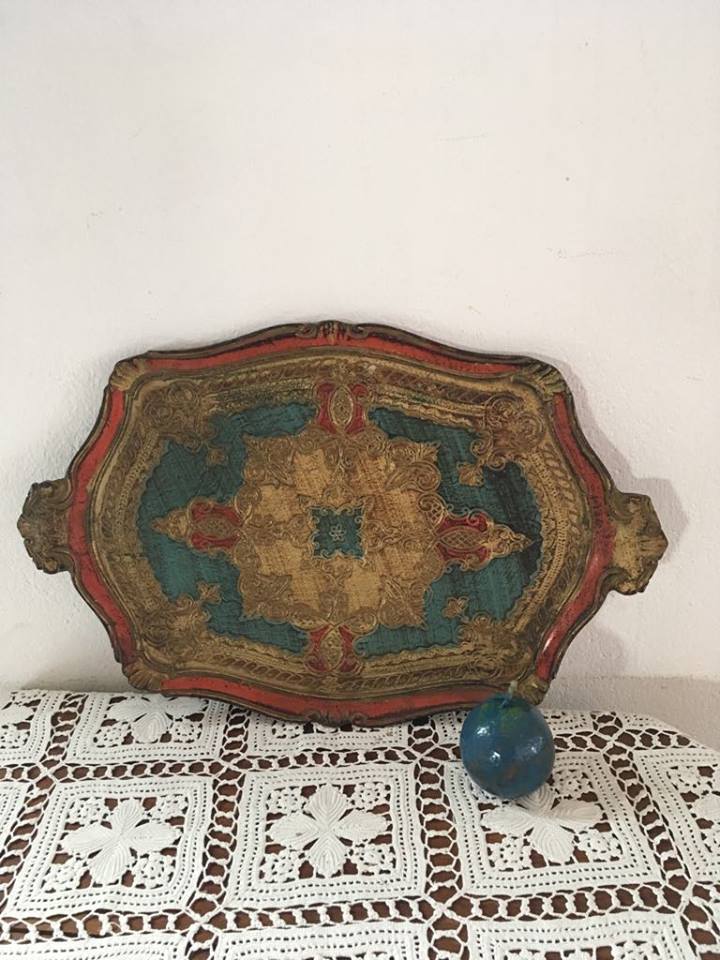 Plateau style florentin en doré orange et bleu