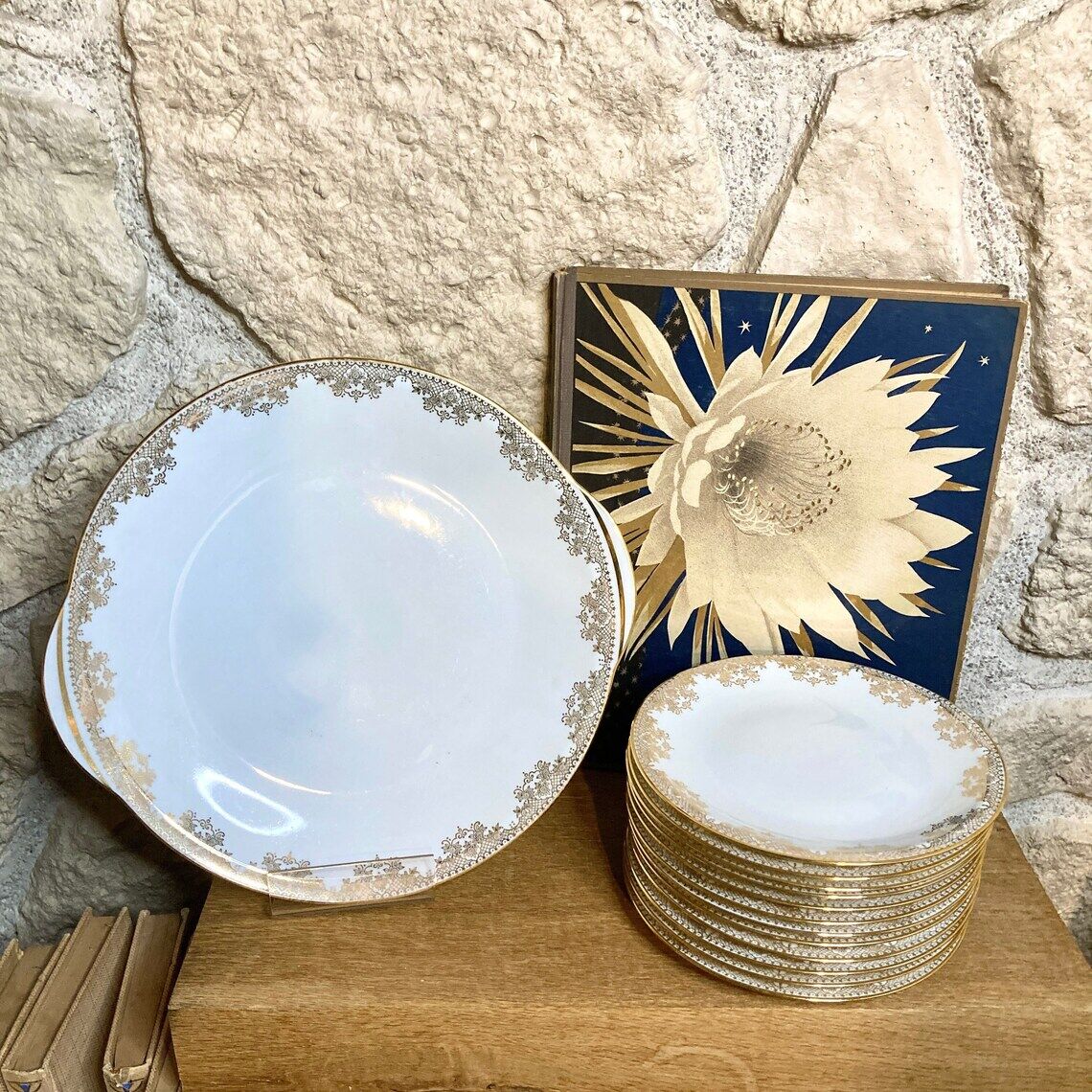 Plates and dessert dish