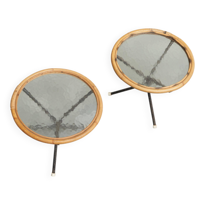 Paire de tables d'appoint en bambou, métal et verre, milieu du XXe siècle