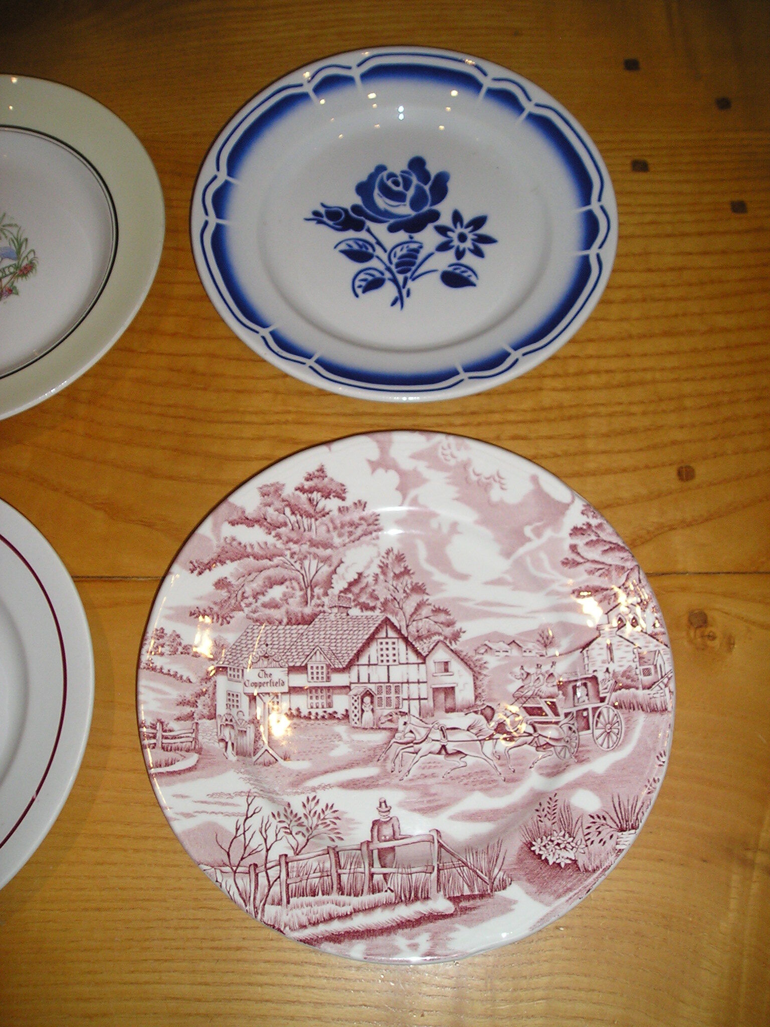 Set of 6 different flat plates