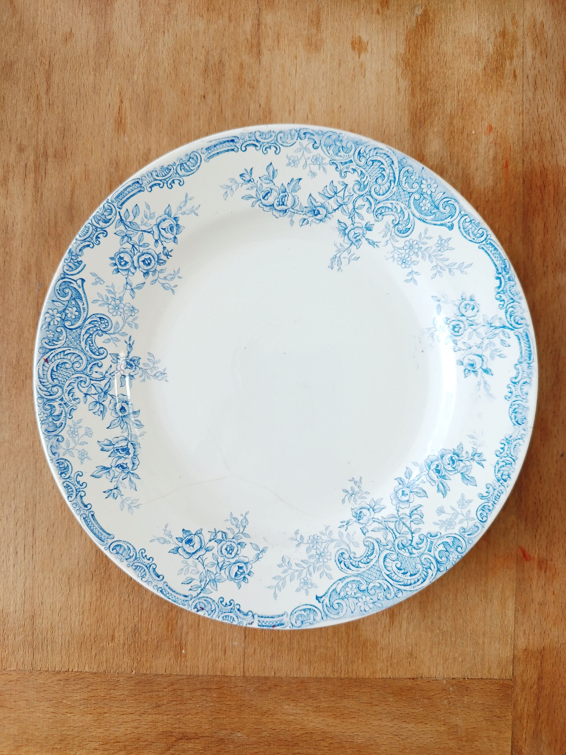 Set of 3 dessert plates in Nimy ironstone.