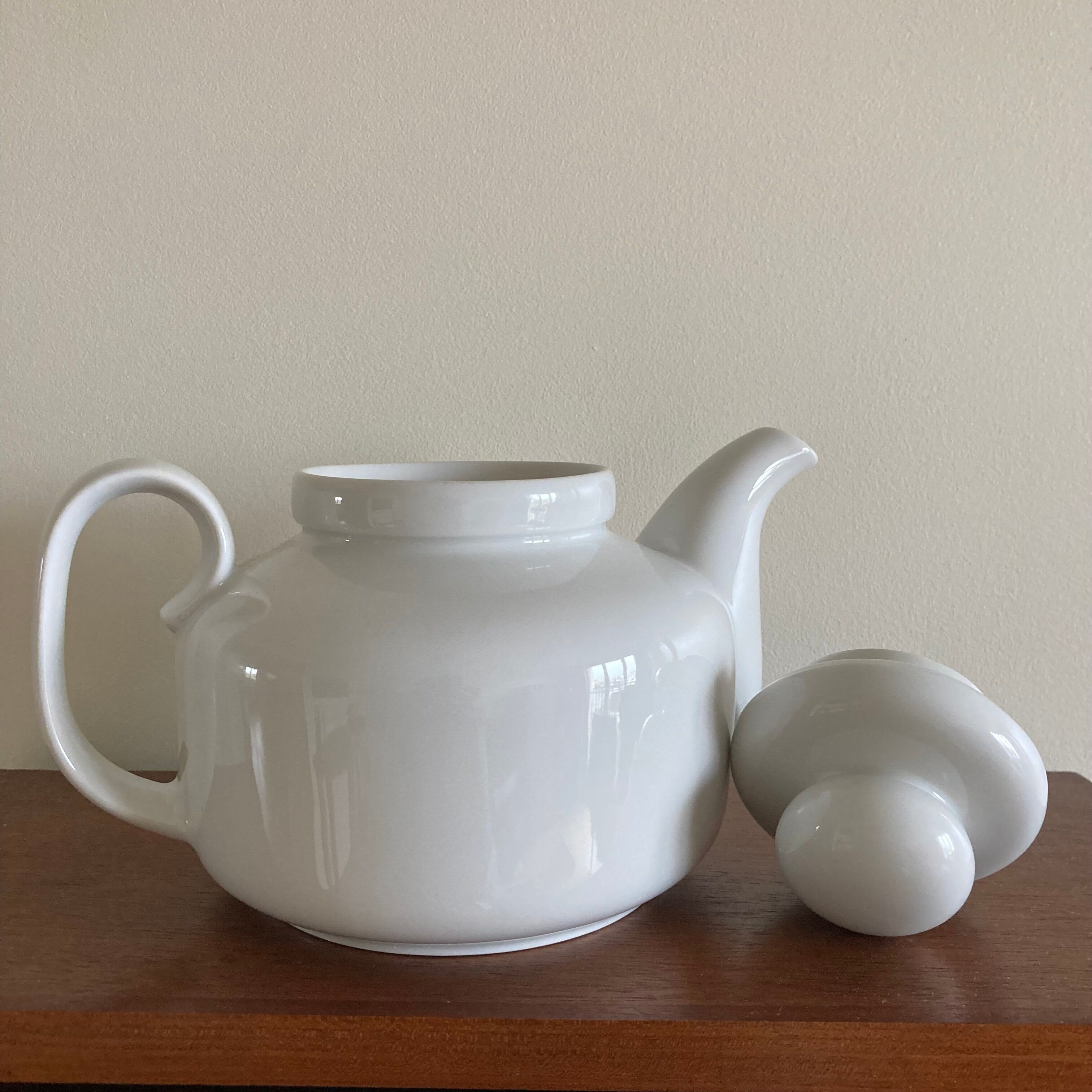 Winterling white porcelain teapot