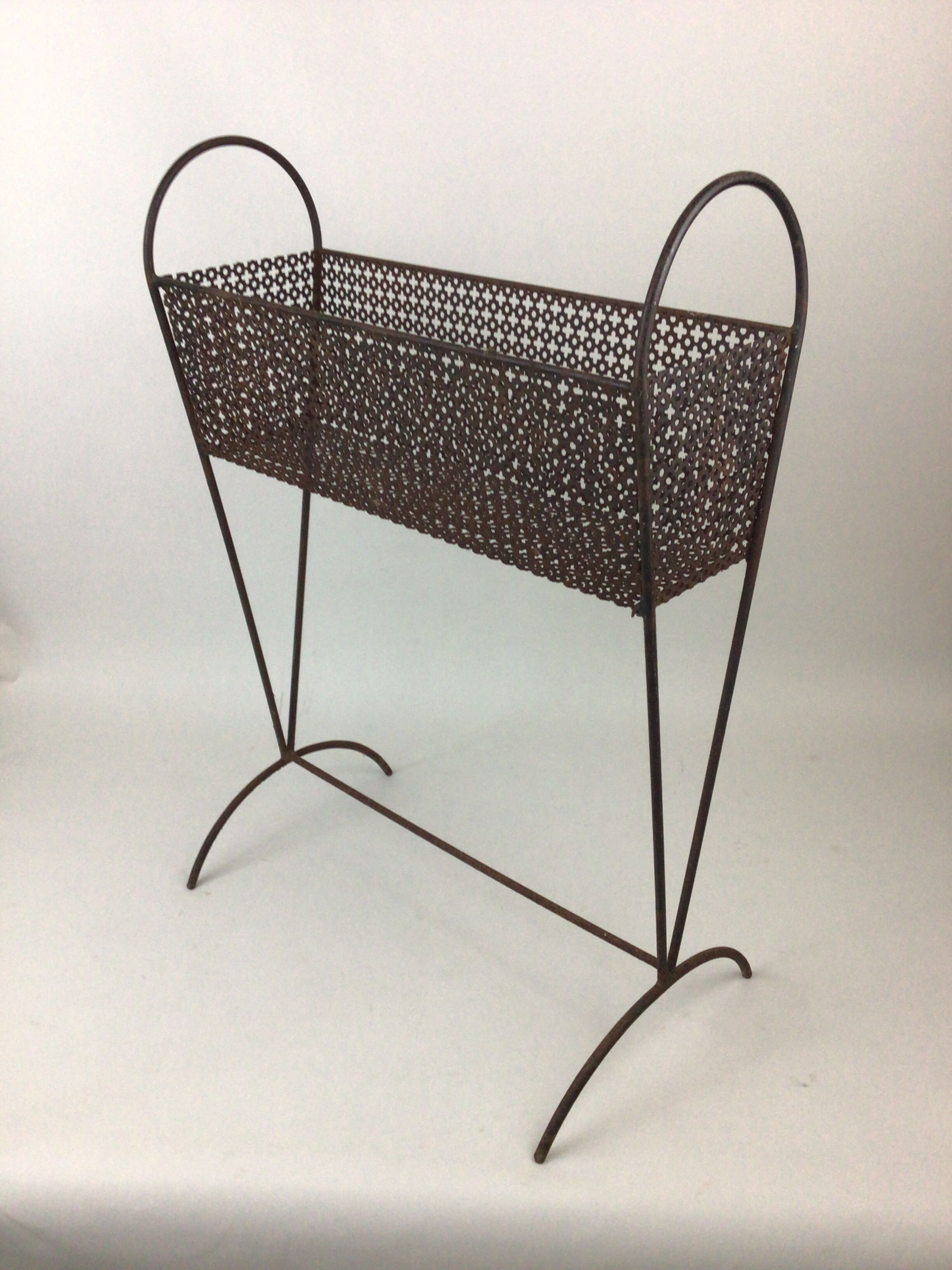 Planter in iron and perforated metal