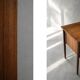 Bureau vintage scandinave moderne en teck des années 1960 avec tiroirs.