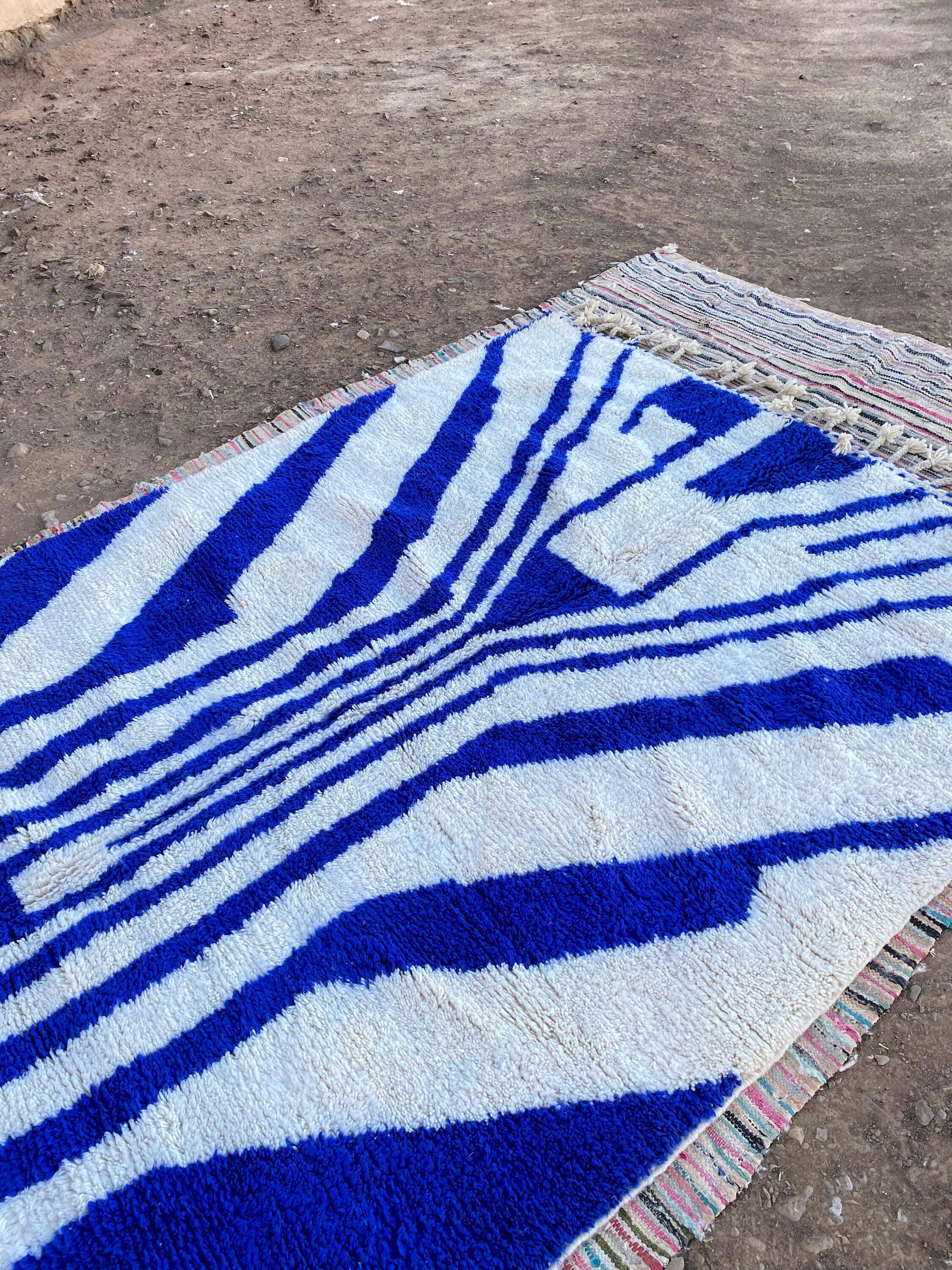 Large handmade Berber rug 3 x 2 m