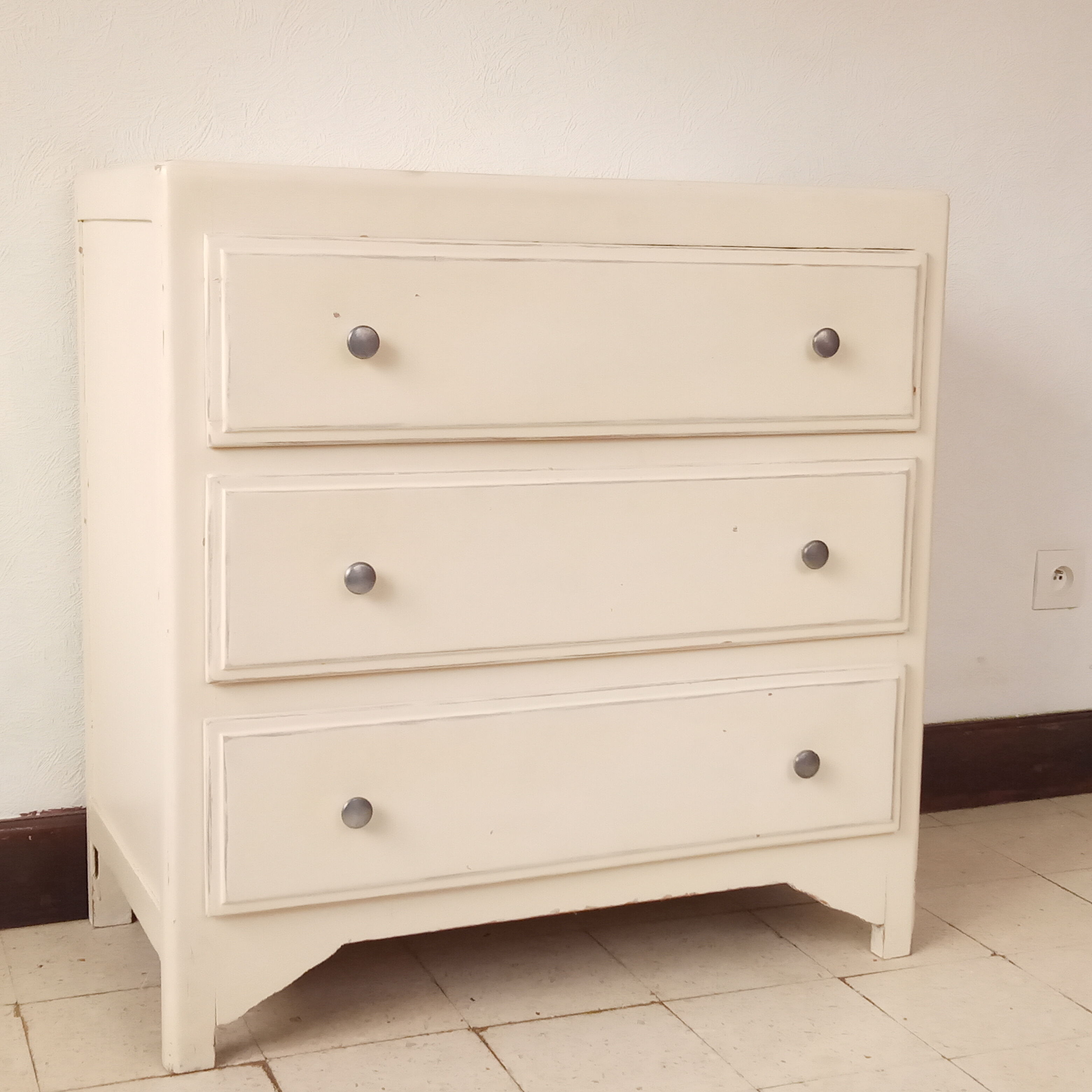White chest of drawers 50s